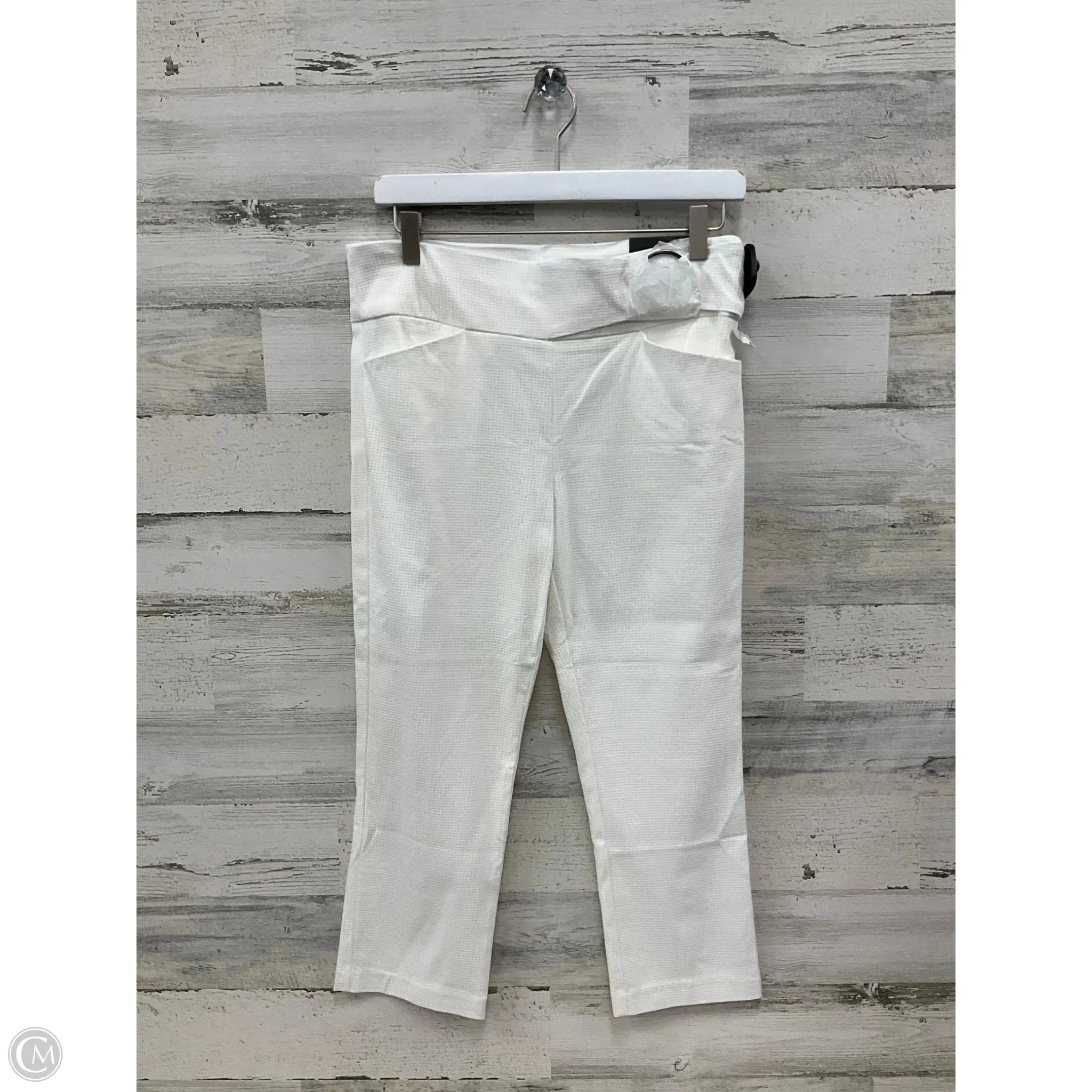 Capris By Maurices In White, Size: M