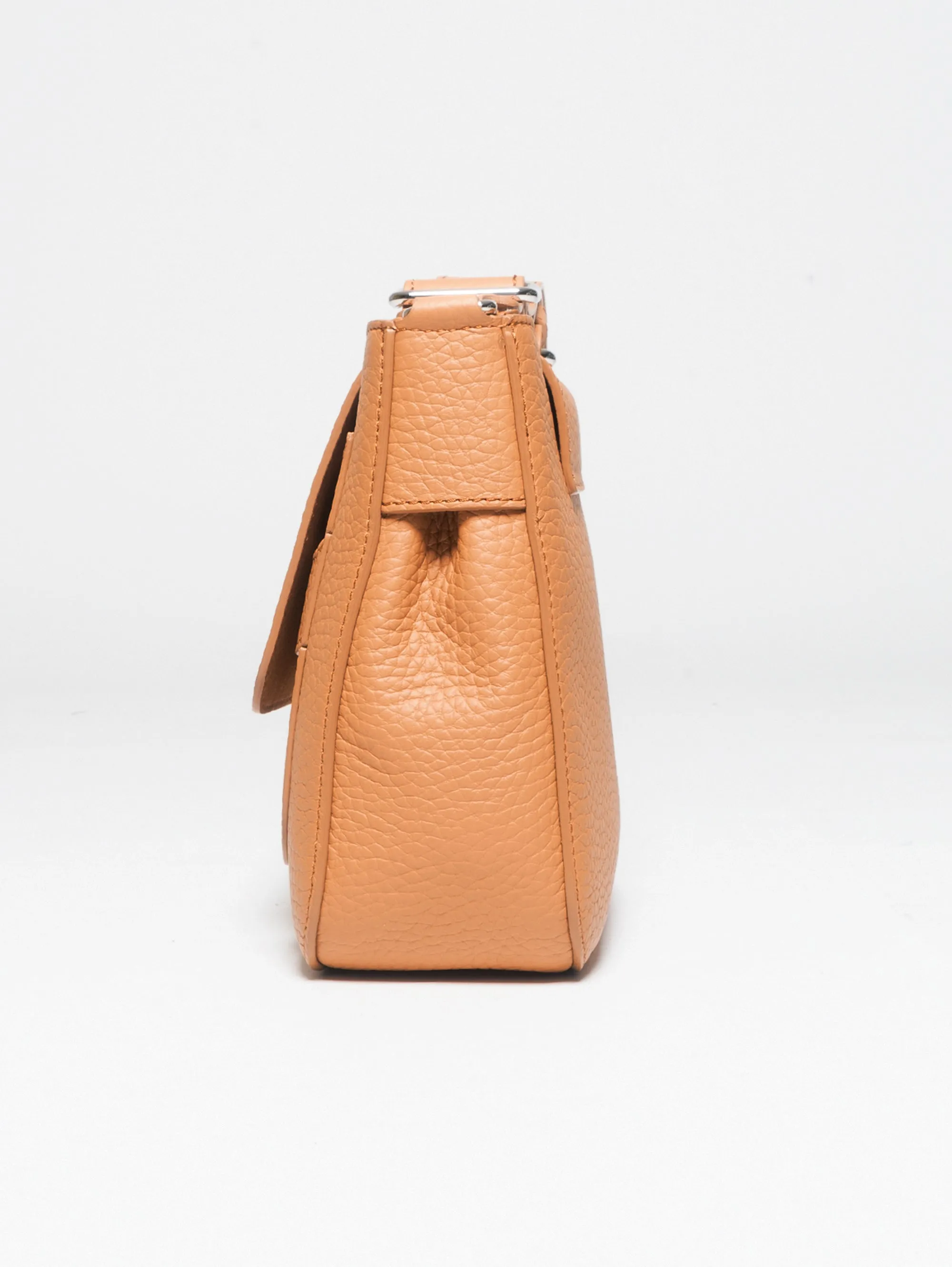 Dama Shoulder Bag in Almond Hammered Leather