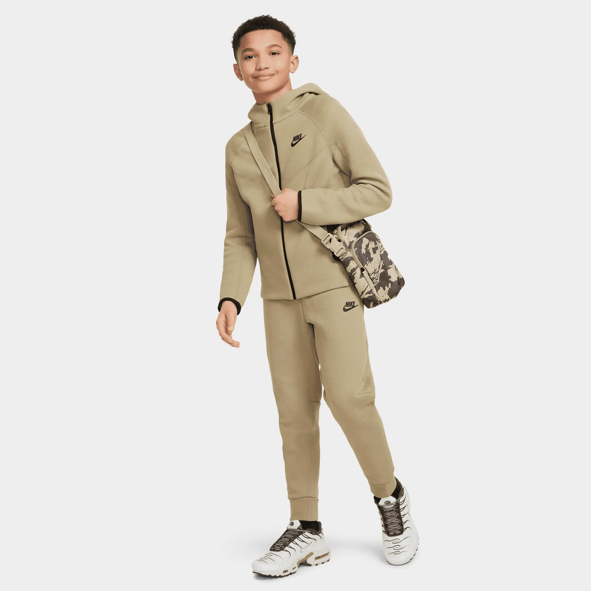 Nike Junior Boys' Tech Fleece Full-Zip Hoodie Neutral Olive / Black