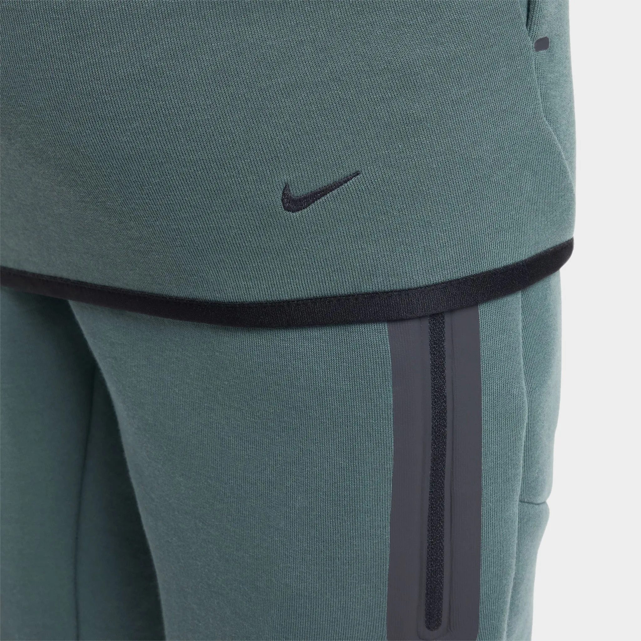 Nike Sportswear Junior Boys' Tech Fleece Hoodie / Vintage Green