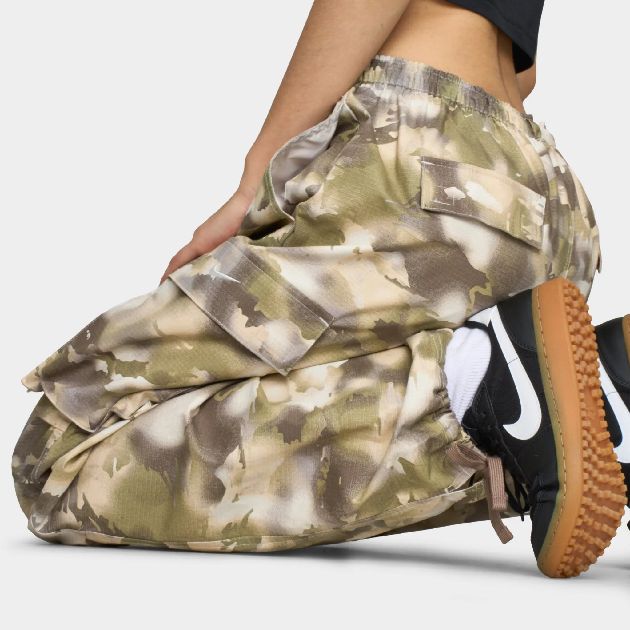 Nike Sportswear Women's Camo Cargo Pants Light Orewood Brown / Sail